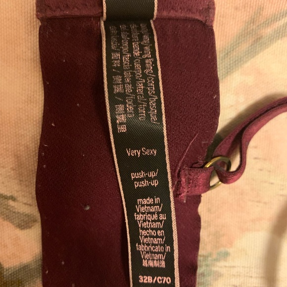 2 Push-up Bras, 32B & 32C - Picture 7 of 7